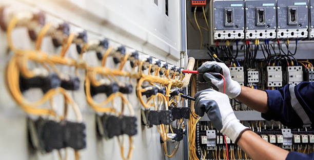 Professional Electrician technician working in Warden, WA
